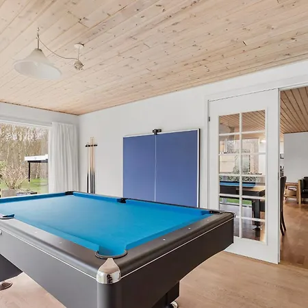 3 Bedroom Cozy Home In Hals
